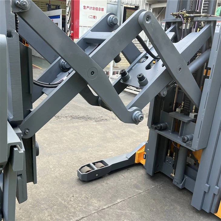 1.6 Ton Dual Scissor Reach Truck