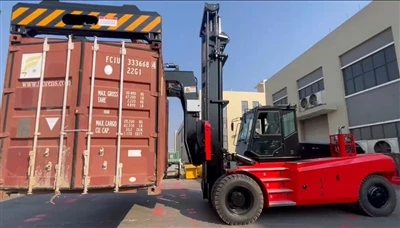 بهینه سازی عملیات جابجایی کانتینر با راهکارهای لیفتراک ECH فشرده SOCMA