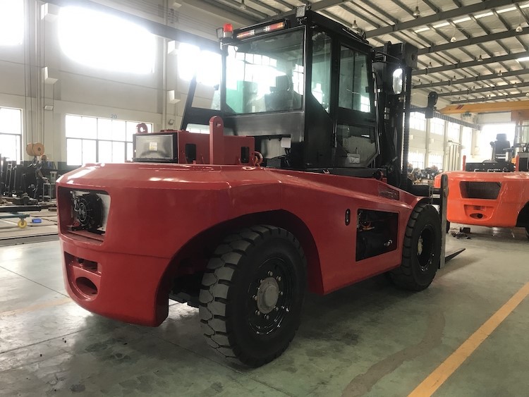 ELECTRIC FORKLIFT5 ELECTRIC FORKLIFT5