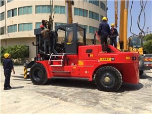 رنگ کامیون لیفتراک سنگین 15 تن دیزل سفارشی است