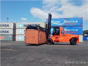 لیفتراک با کنترل کننده بالابر کانتینر بالا