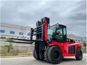 لیفتراک برقی 15T در کارخانه ذوب آلومینیوم